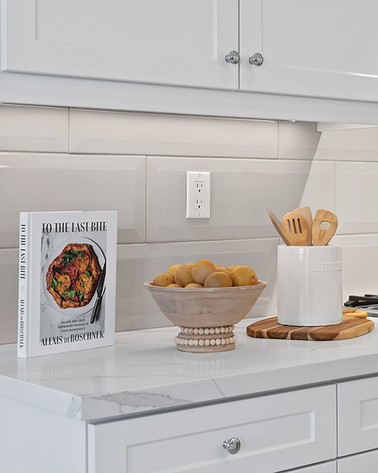 kitchen counters backsplash - The Tiffany