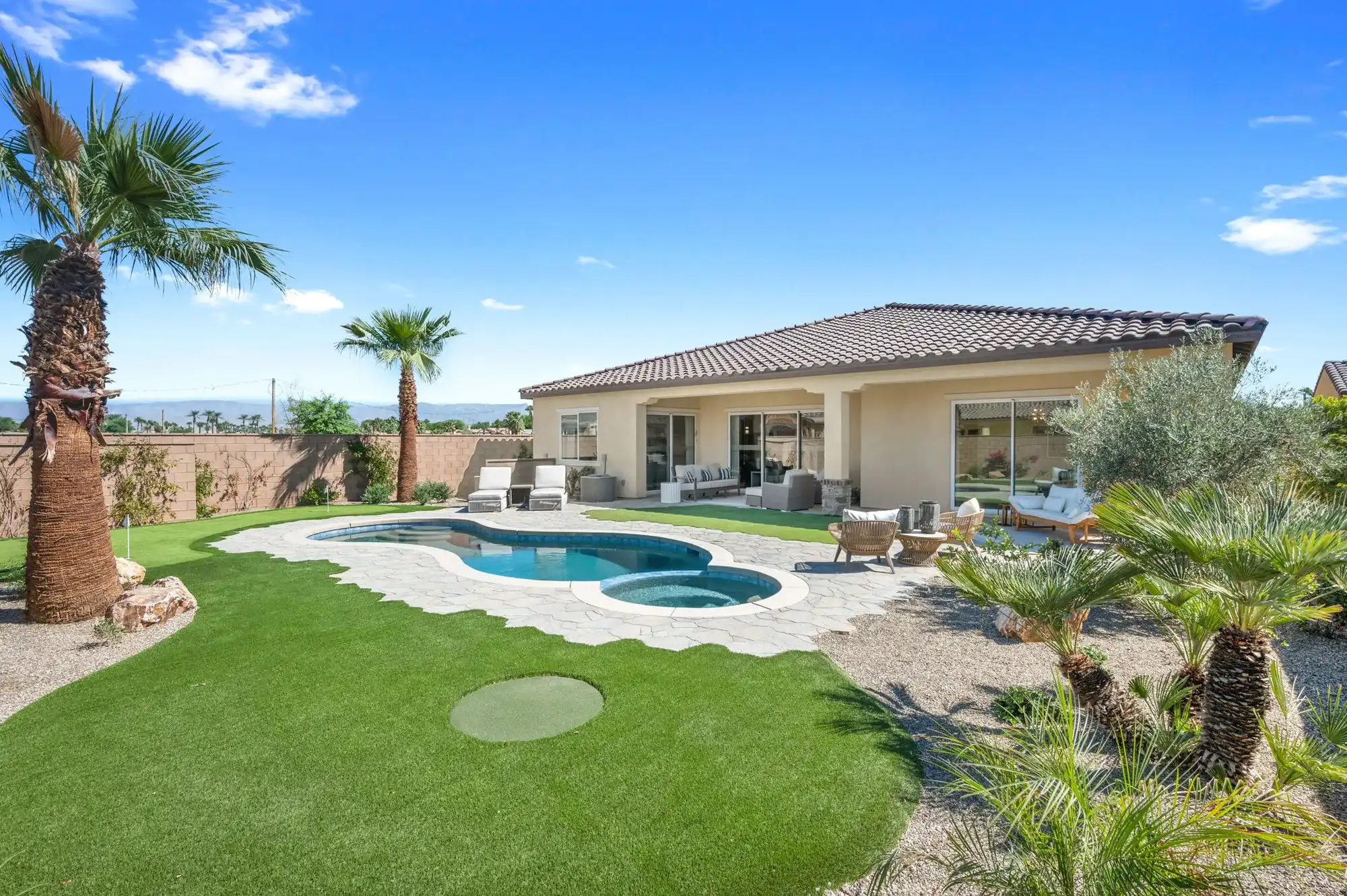 plan-three-the-tiffany_backyard-pool-spa-03